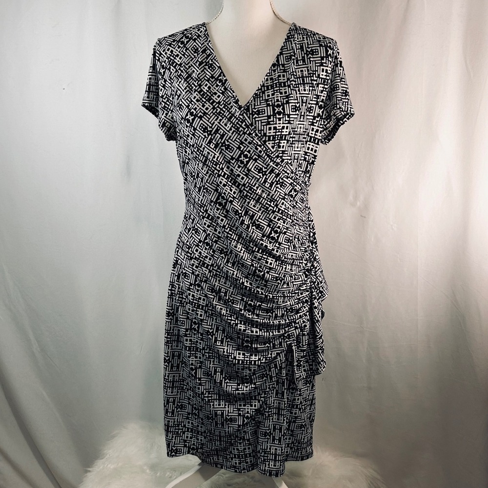 New York & Company Black White Geometric Faux Wrap Ruched Sheath Dress Womens